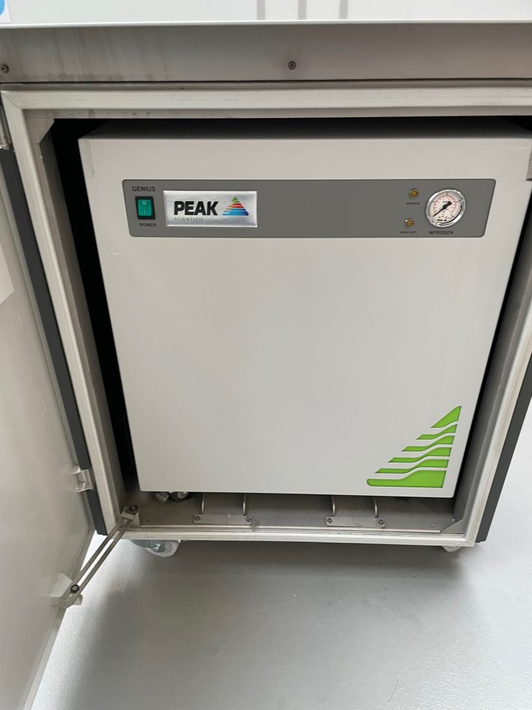 PEAK Scientific Genius NM32LA Nitrogen Generator Lab2